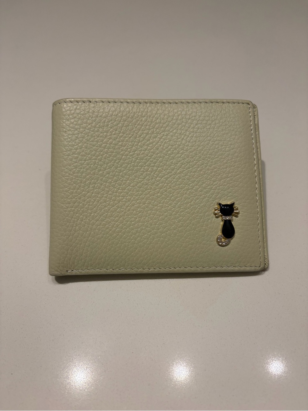 2/$10🌷Cat embellished faux leather bifold wallet